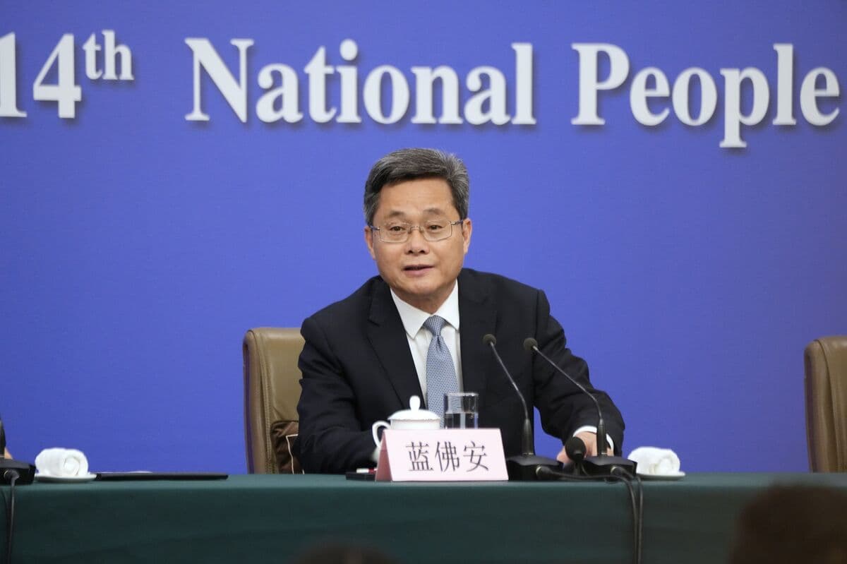 China Embraces Thrift With Vow to Stem Wasteful Budget Spending