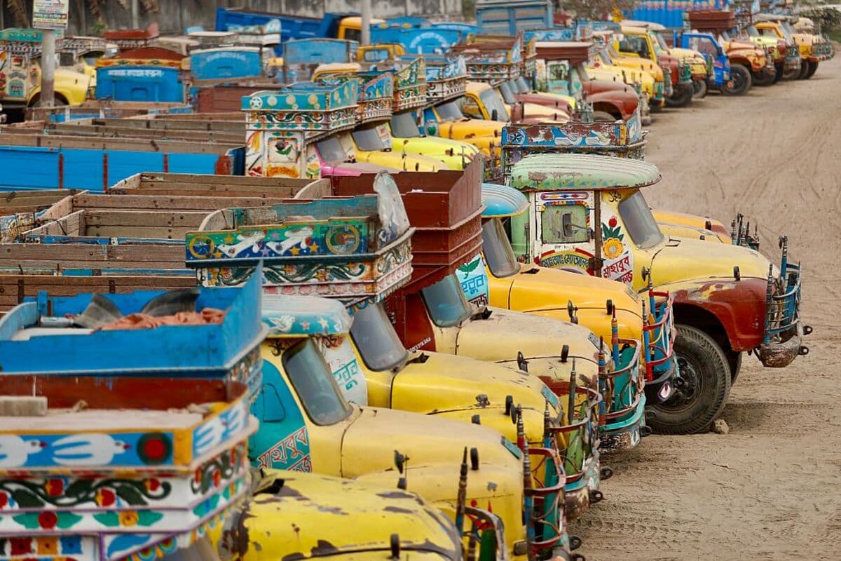 Bangladesh Seeks $2 Billion Loans by June to Fund Fuel Imports