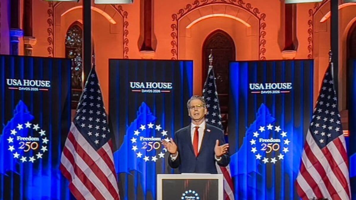 Powell Is ‘Politicizing the Fed,’ Bessent Says