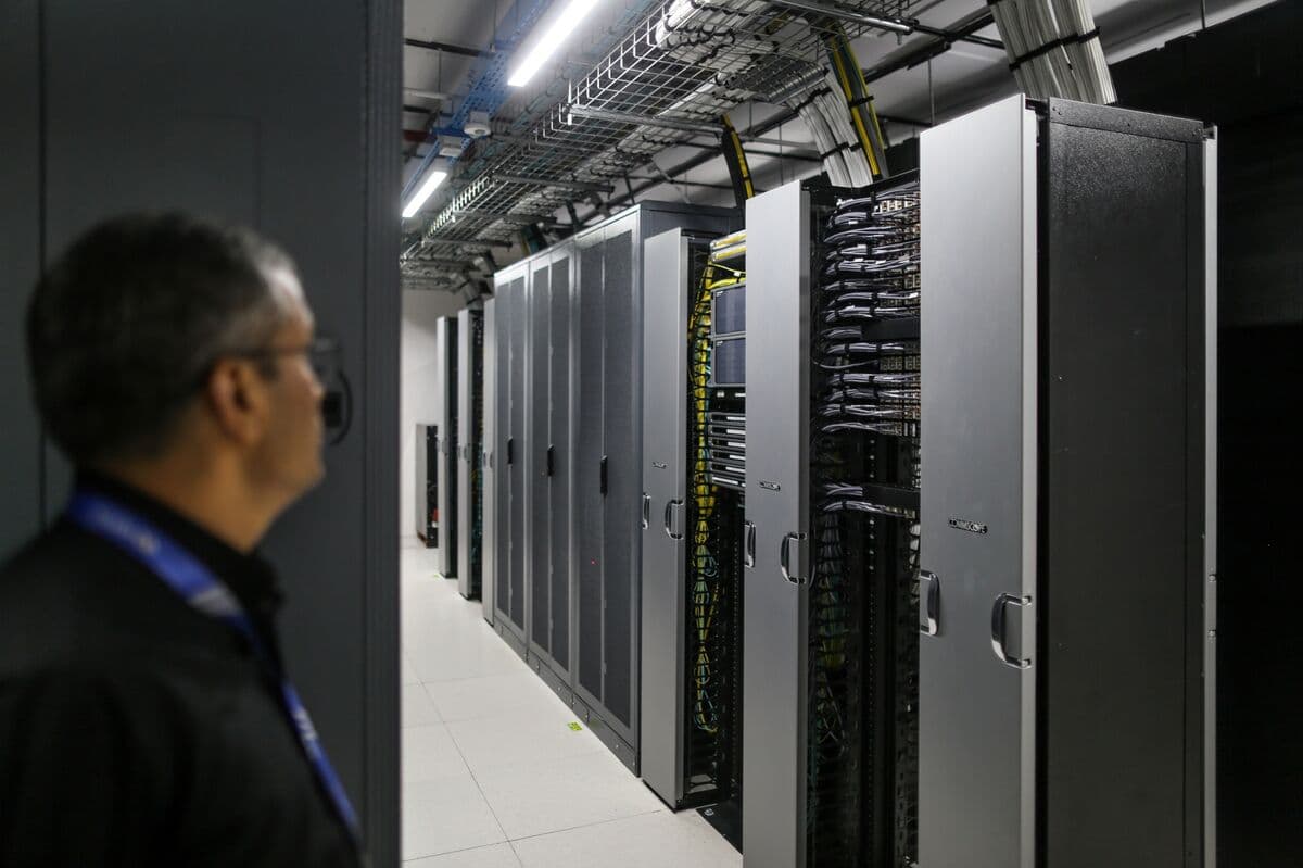 Yotta Data Said to Hire Advisors for $900 Million India IPO