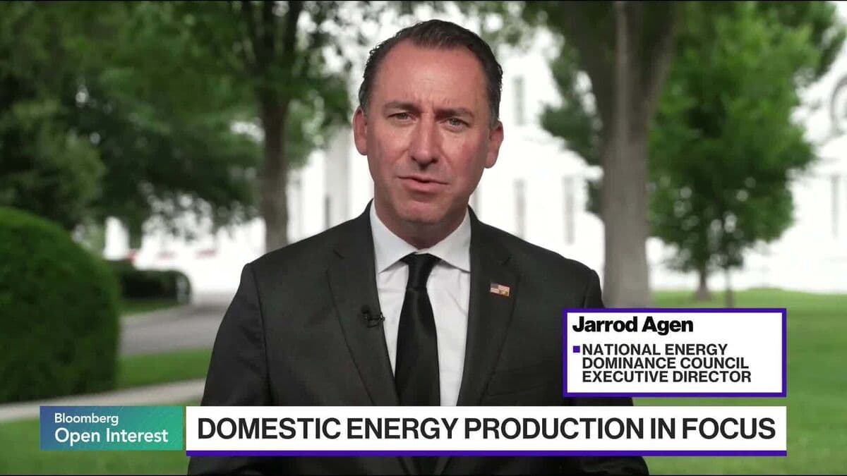 Trump Advisor Expects Rapid Decline in Gas Prices After Strait of Hormuz Reopens