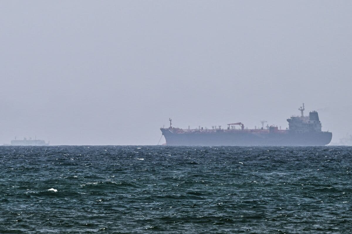 Traffic Through Strait of Hormuz Slows Significantly After Supertankers Depart