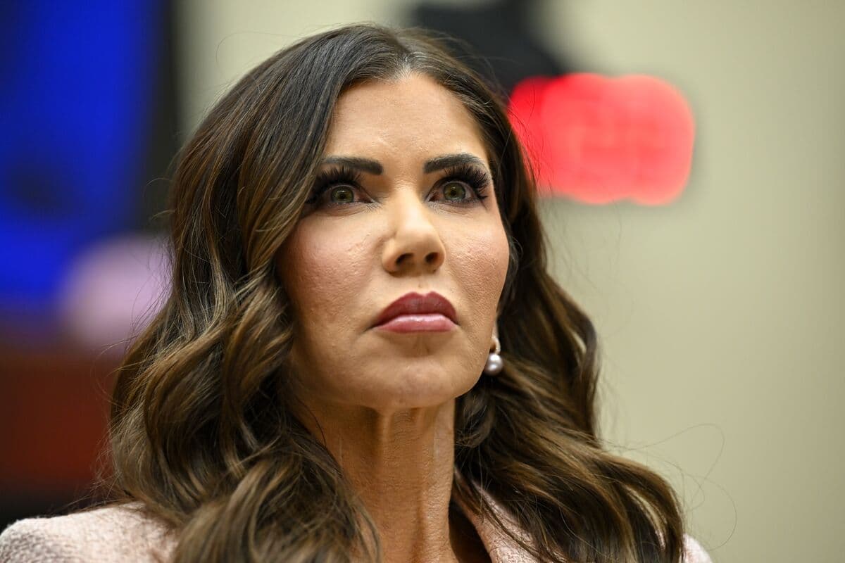 Trump Leaning Toward Removing Noem as Homeland Security Chief