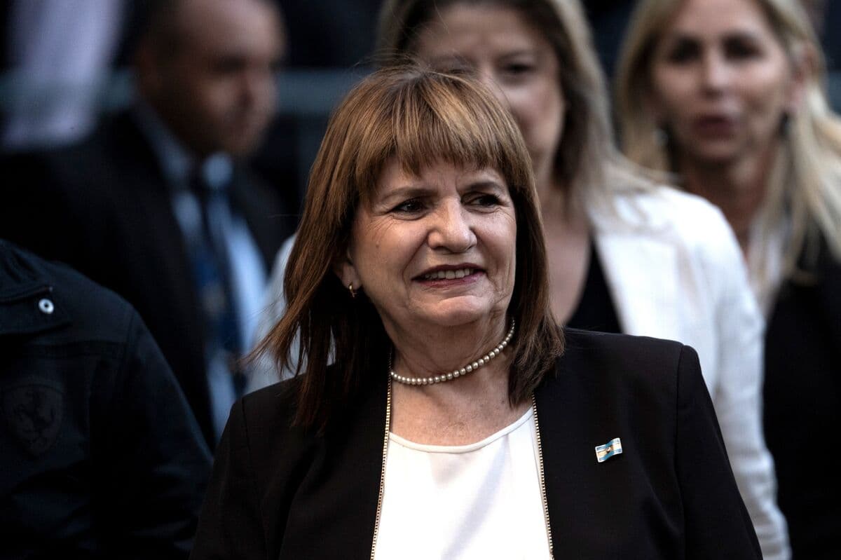 Milei Ally Demands Answers to Graft Allegations Against Top Aide