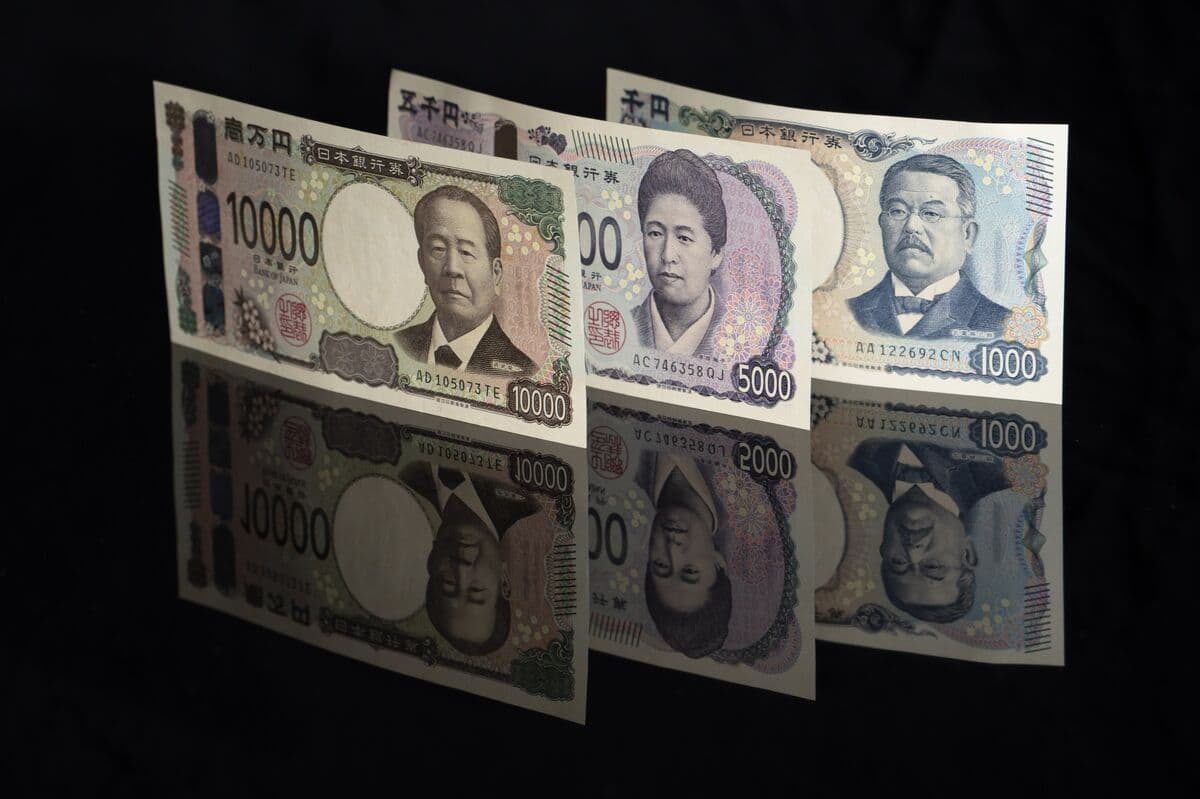 Japan Invests Billions to Support Yen Amid Ongoing Weakness