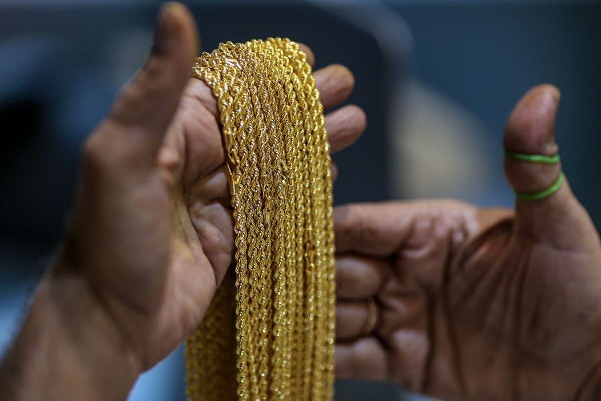 Gold Prices Stabilize as US and Iran Report Progress in Peace Negotiations