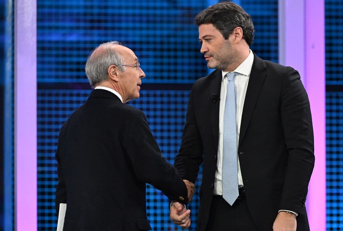 Portugal Set for Rare Presidential Runoff as Populist Leads Poll