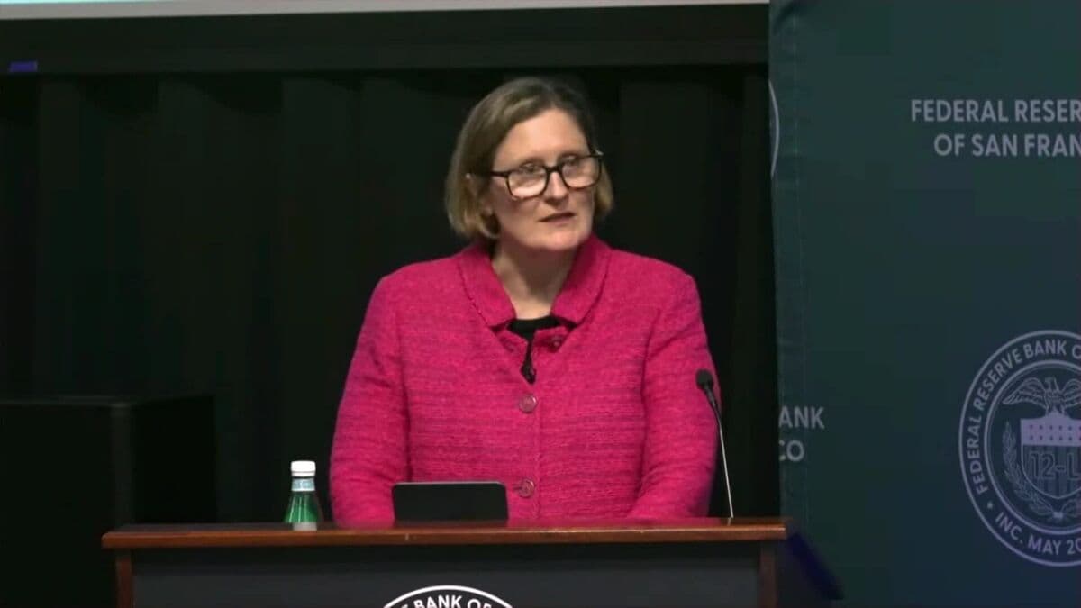 Fed's Paulson Says AI Gains Uncertain, Iran War Creating New Risks