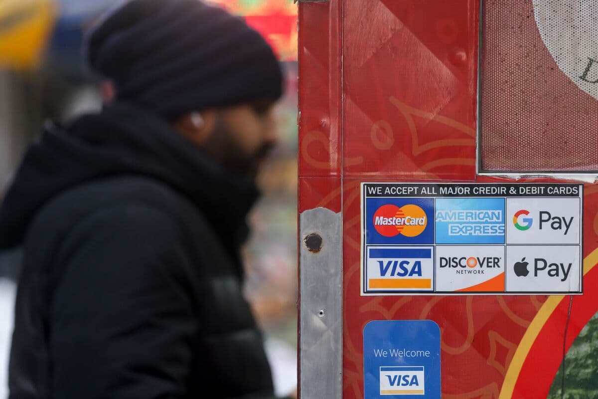 Visa, Payment Firms Warned by Regulator on ‘Debanking’ Consumers