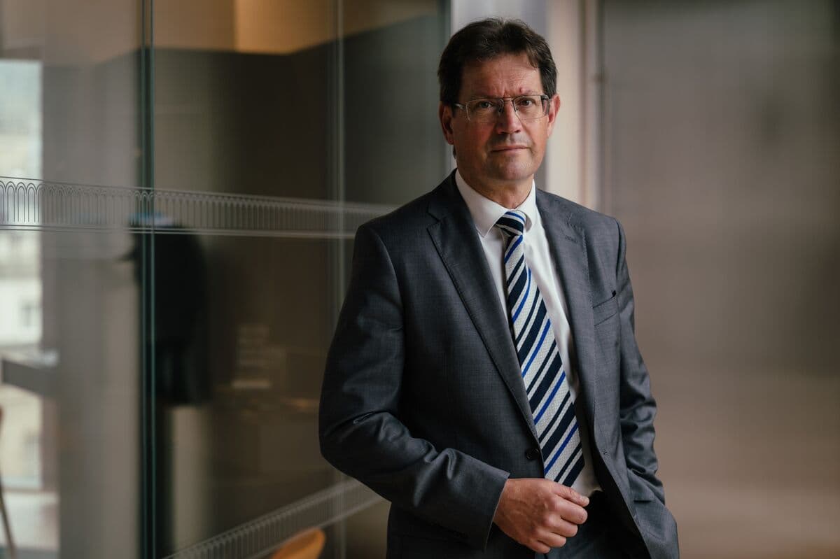 UK’s Chief White-Collar Crimefighter to Retire Early