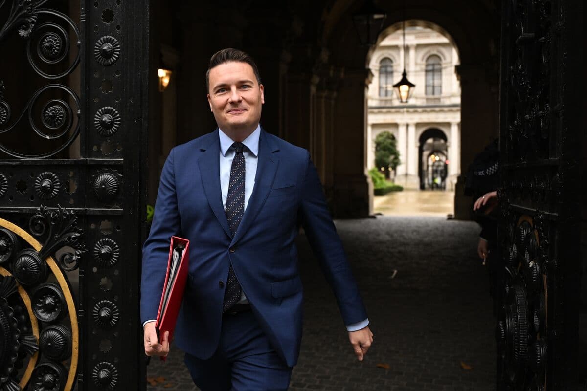 Health Secretary Wes Streeting Set to Resign and Challenge Starmer for Leadership