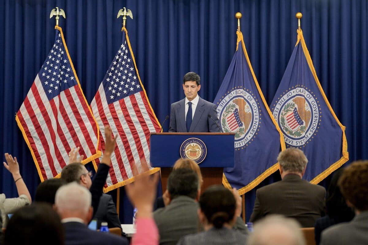 Wall Street Urges Warsh to Share Economic Insights Beyond Interest Rate Guidance