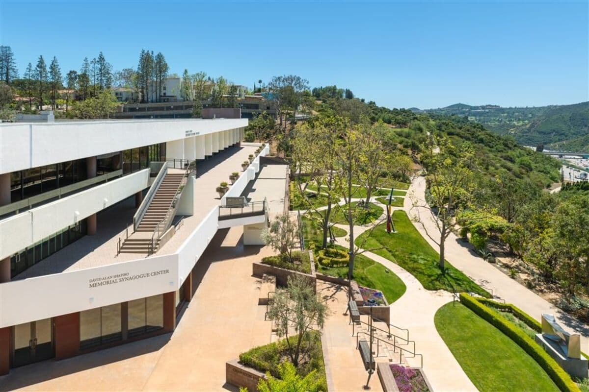 Milken-Backed Private School Looks to Muni Market for New Campus