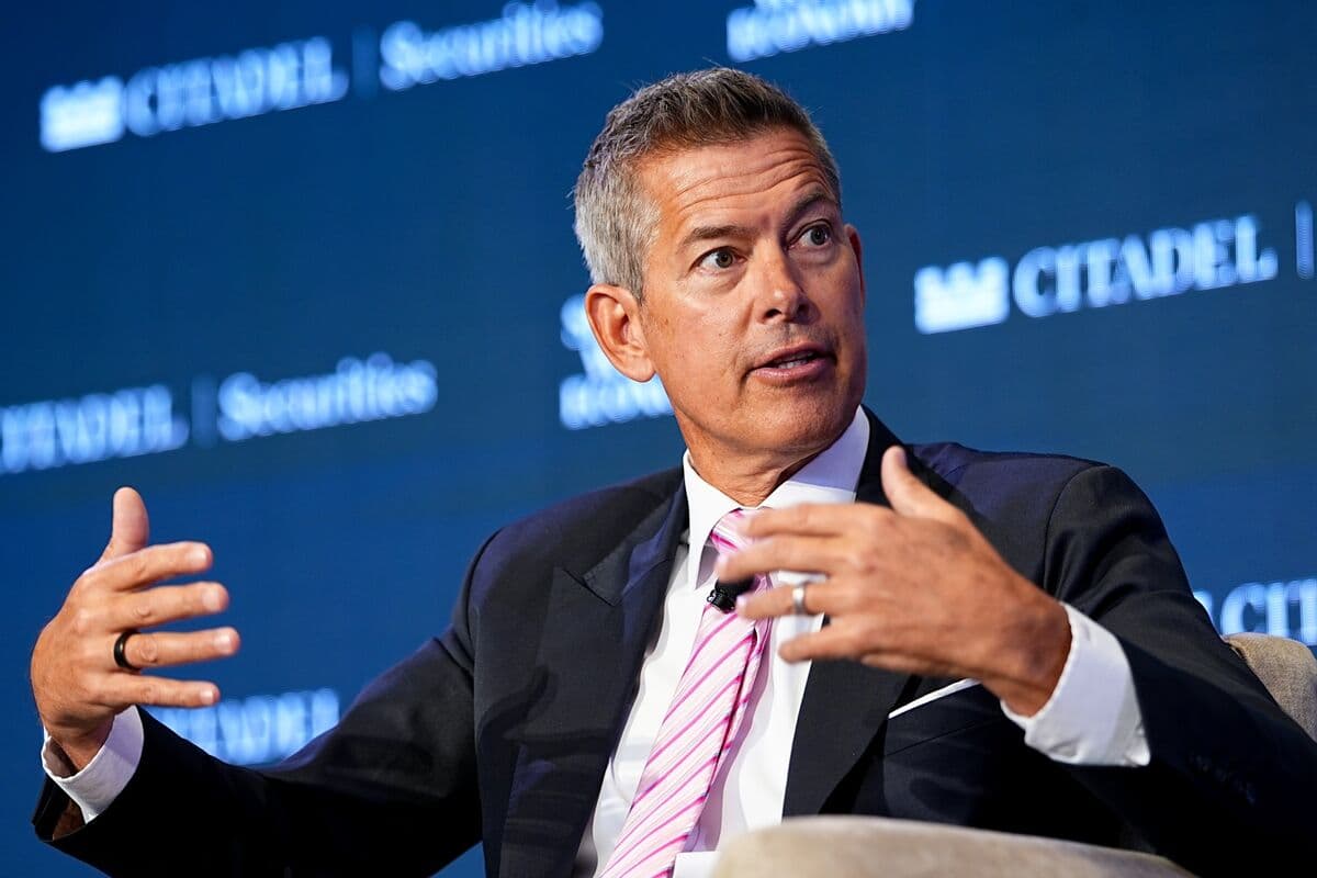 DOT’s Duffy Pitches Fee to Help Pay for Air Traffic Upgrades