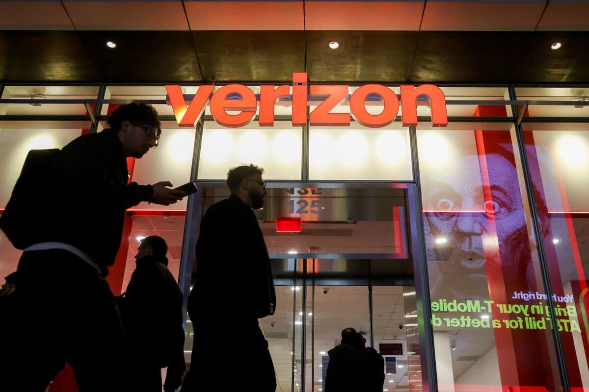Verizon Reports Early-Year Phone Subscriber Gains Under New CEO