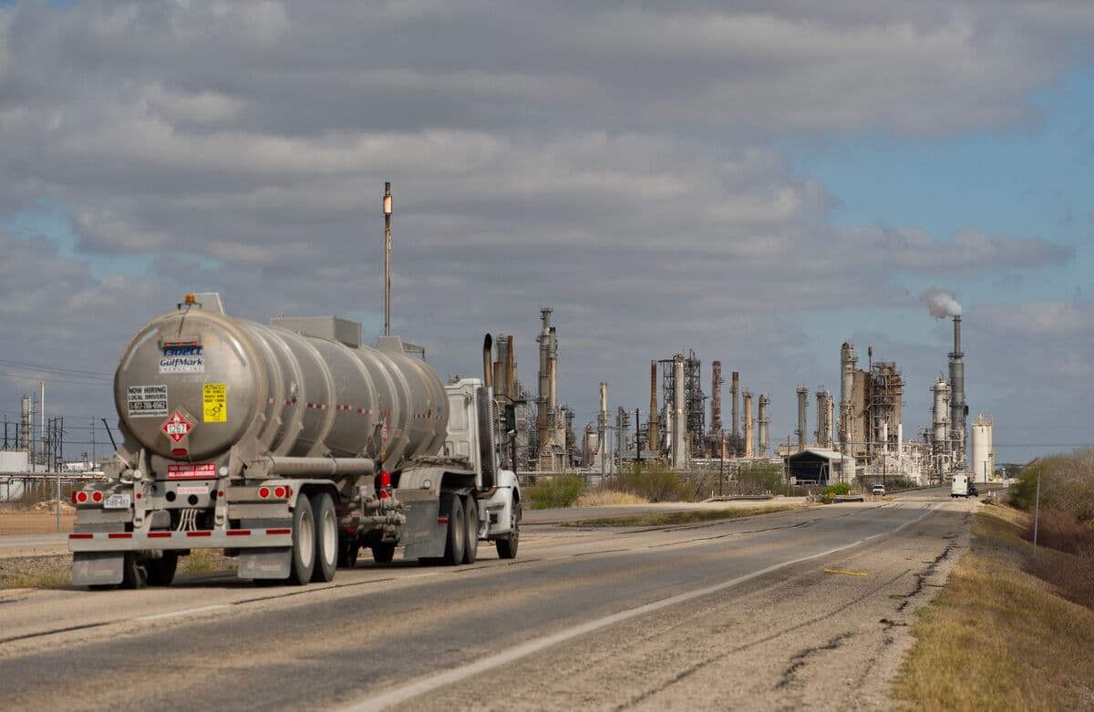 Lagging Energy Stocks Show Investors See Limits to Crude’s Rally