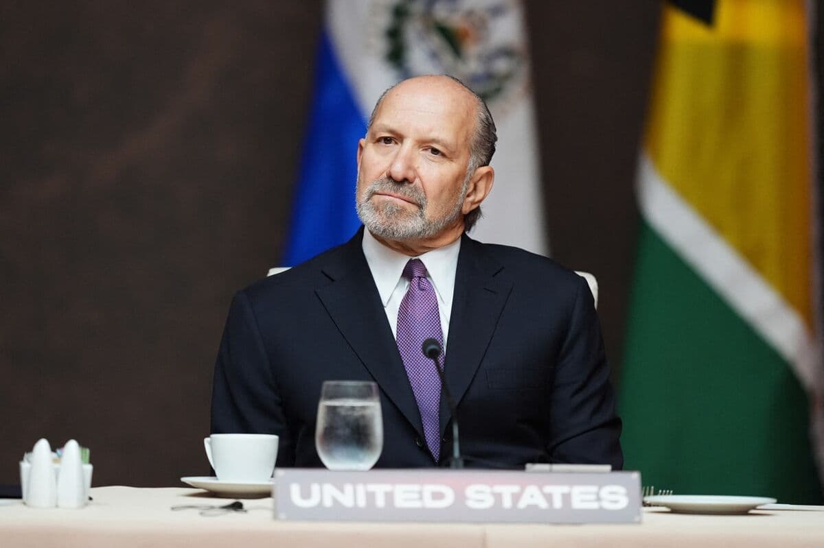 As Lutnick Sold Cantor to His Children, Tether Gave Them a Loan