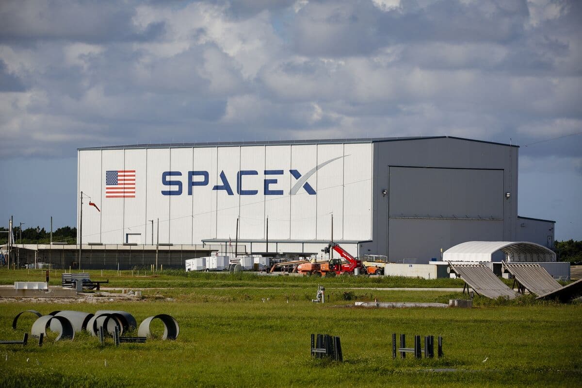 SpaceX's Market Debut Sparks Tension Between Short Sellers and Index Funds