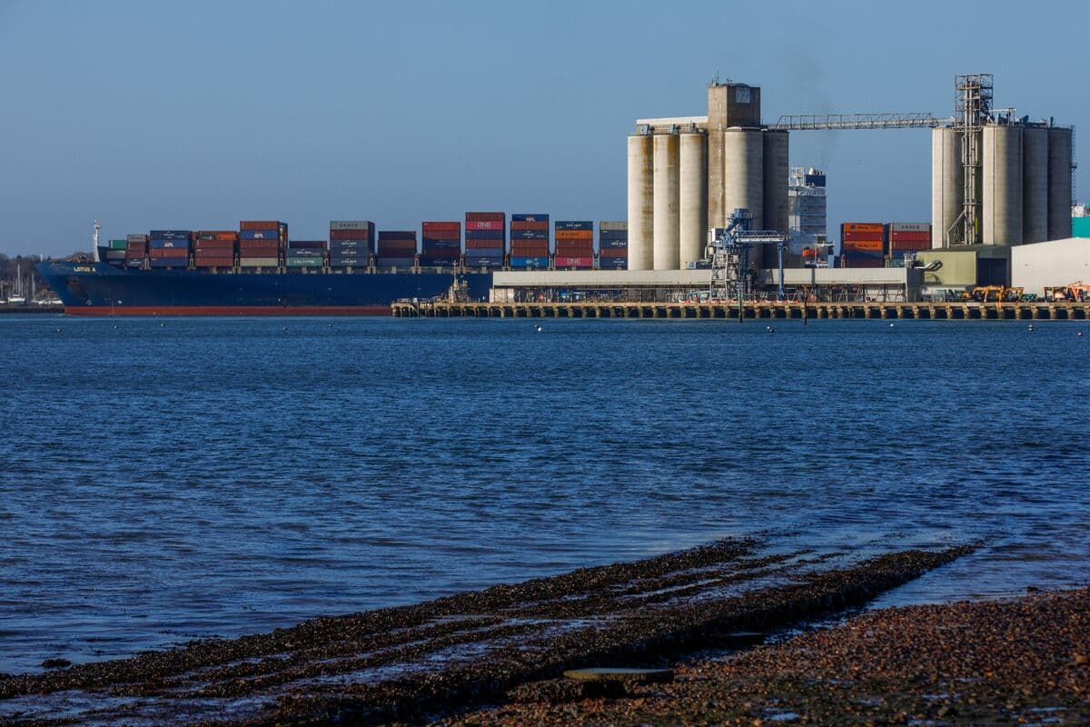 Top UK Port Operator’s £10 Billion Sale Draws KKR, GIP, DP World