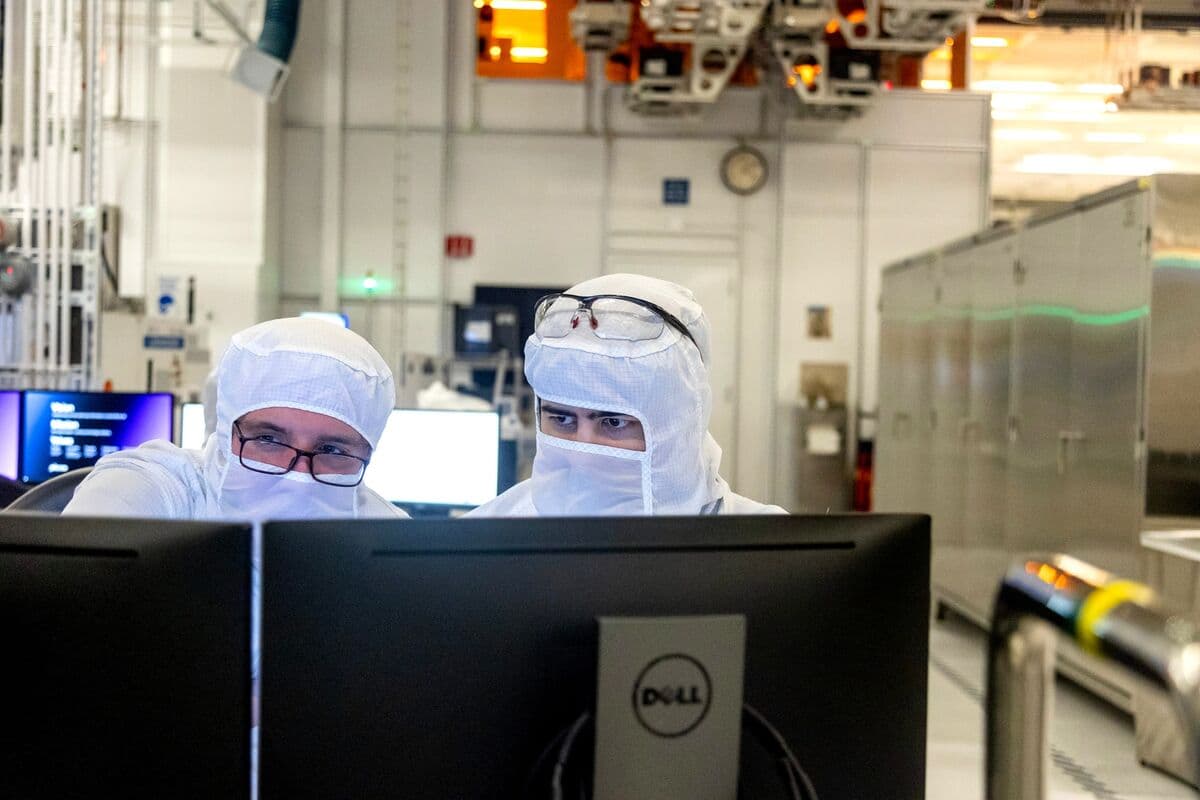 Chip Stocks Surge Raises Concerns Over Potential AI Bubble