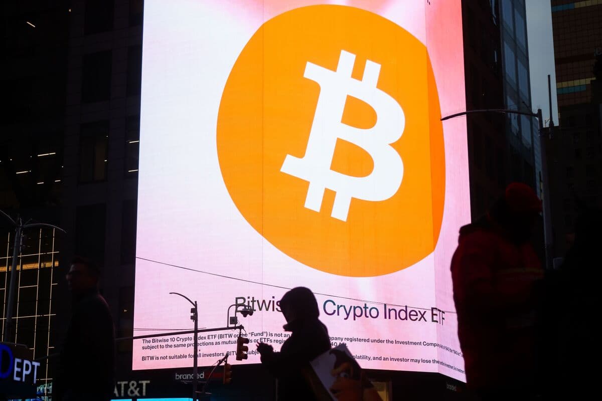 Bitcoin Surpasses $60,000 Again Amid Concerns for Major Buyers