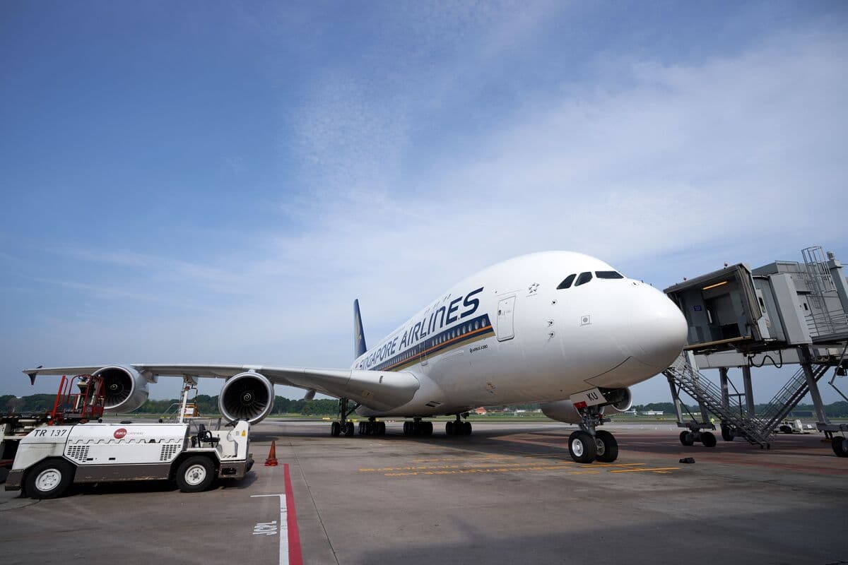 Singapore Air to Add Faster Starlink Inflight Wi-Fi From 2027