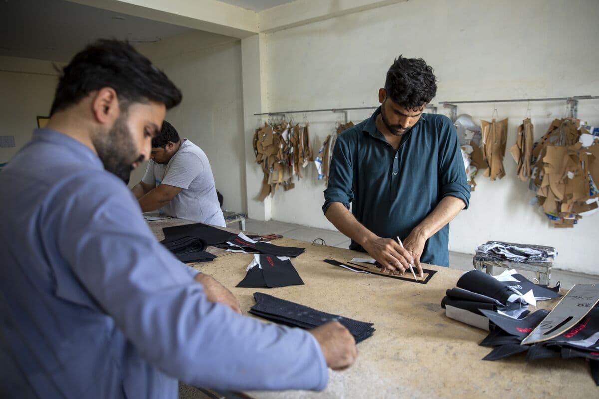 Pakistan's Economy Grows Amid Rising Risks from Iran Conflict