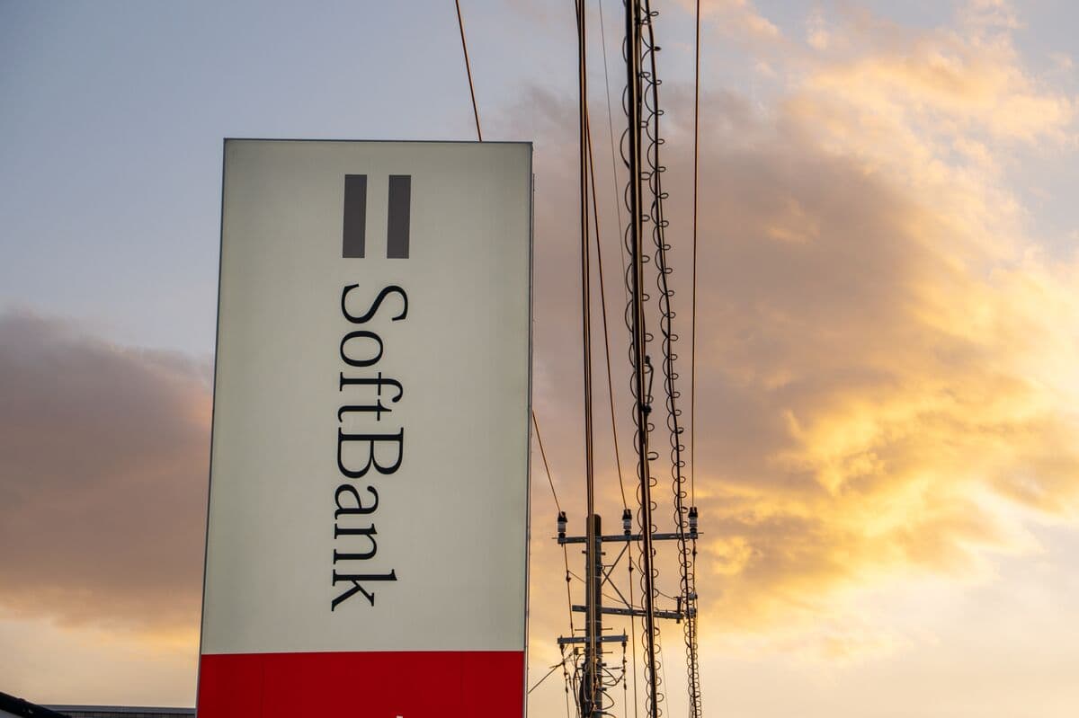 SoftBank Shares Decline Following Reports of OpenAI IPO Delay
