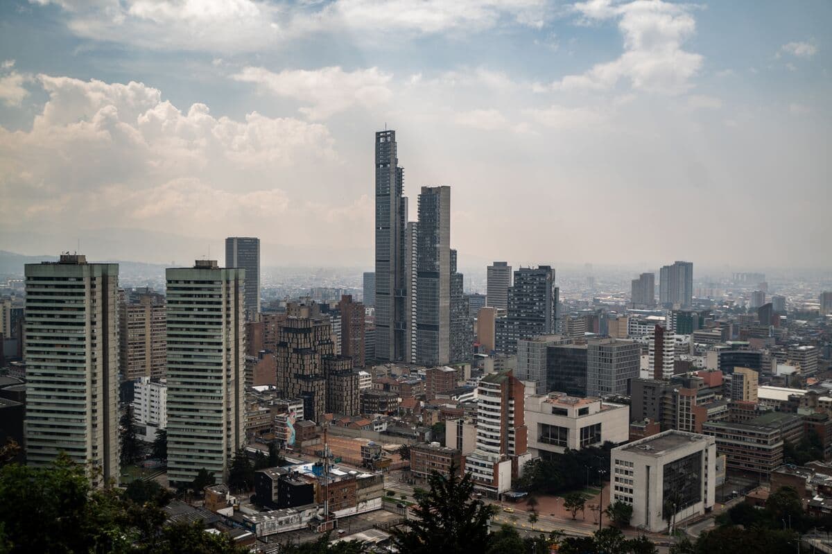 Surprise Rate Hold Upends Colombia’s Markets Weeks Before Vote