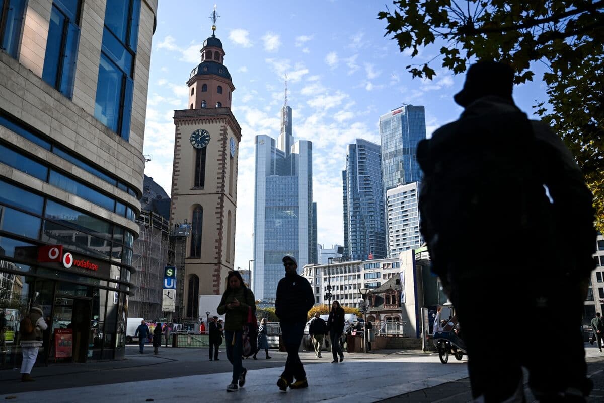 EU Postpones Bank Trading-Book Regulations to Protect Local Lenders