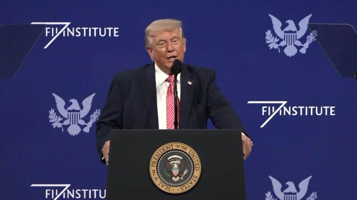 Trump Repeats Call to Fully Open Strait of Hormuz