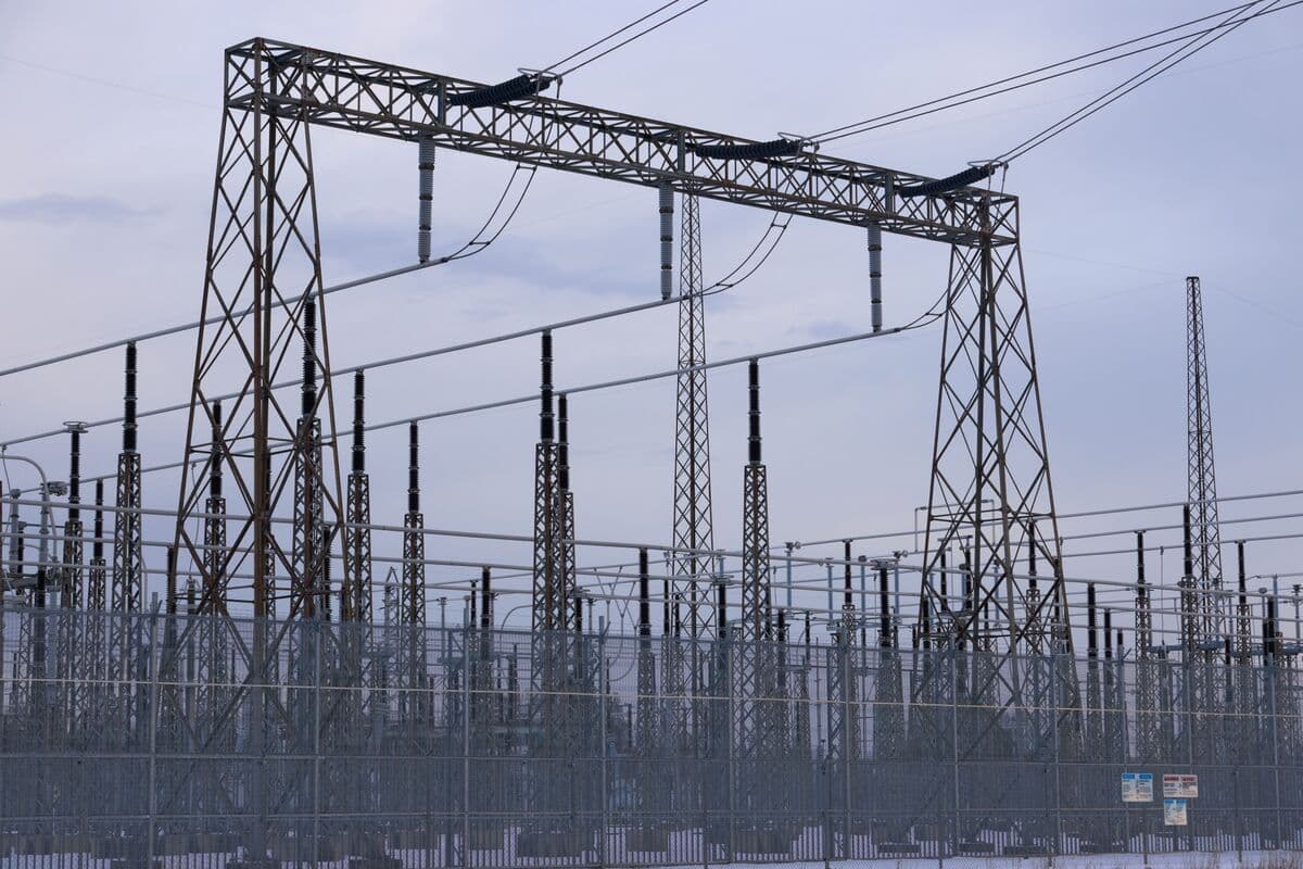 Largest US Power Grid Unveils Backup Plan for Reliability