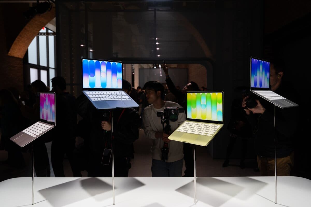 Apple Tops Sales Estimates After iPhone, Mac Help Fuel Growth