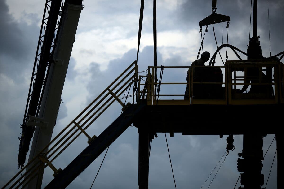 US Considers Tapping Oil Under Military Bases to Refill Reserve