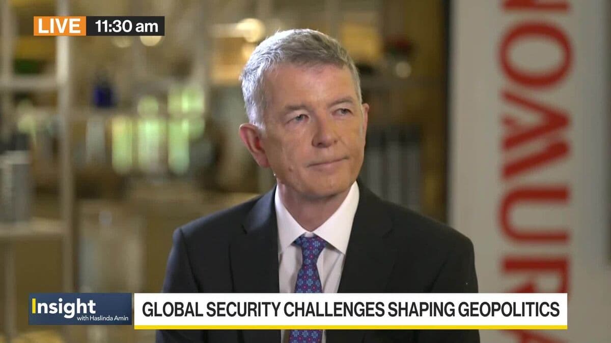 Former MI6 Chief Discusses Iran Conflict and China's Intelligence Strategy