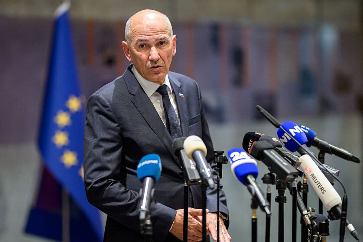 Slovenian Prime Minister Removes Palestinian Flag from Government Building