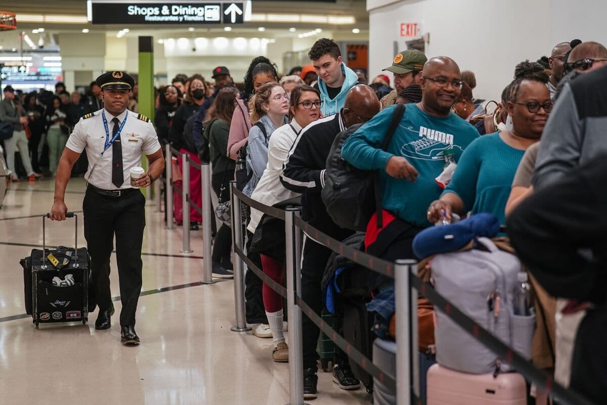 Clear Secure Analyst Says Firm Emerging as Winner From TSA Chaos