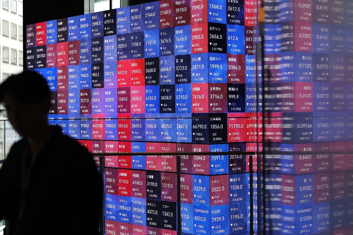 Japan's LDP Suggests Issuing Bridging Bonds for Investment Initiatives