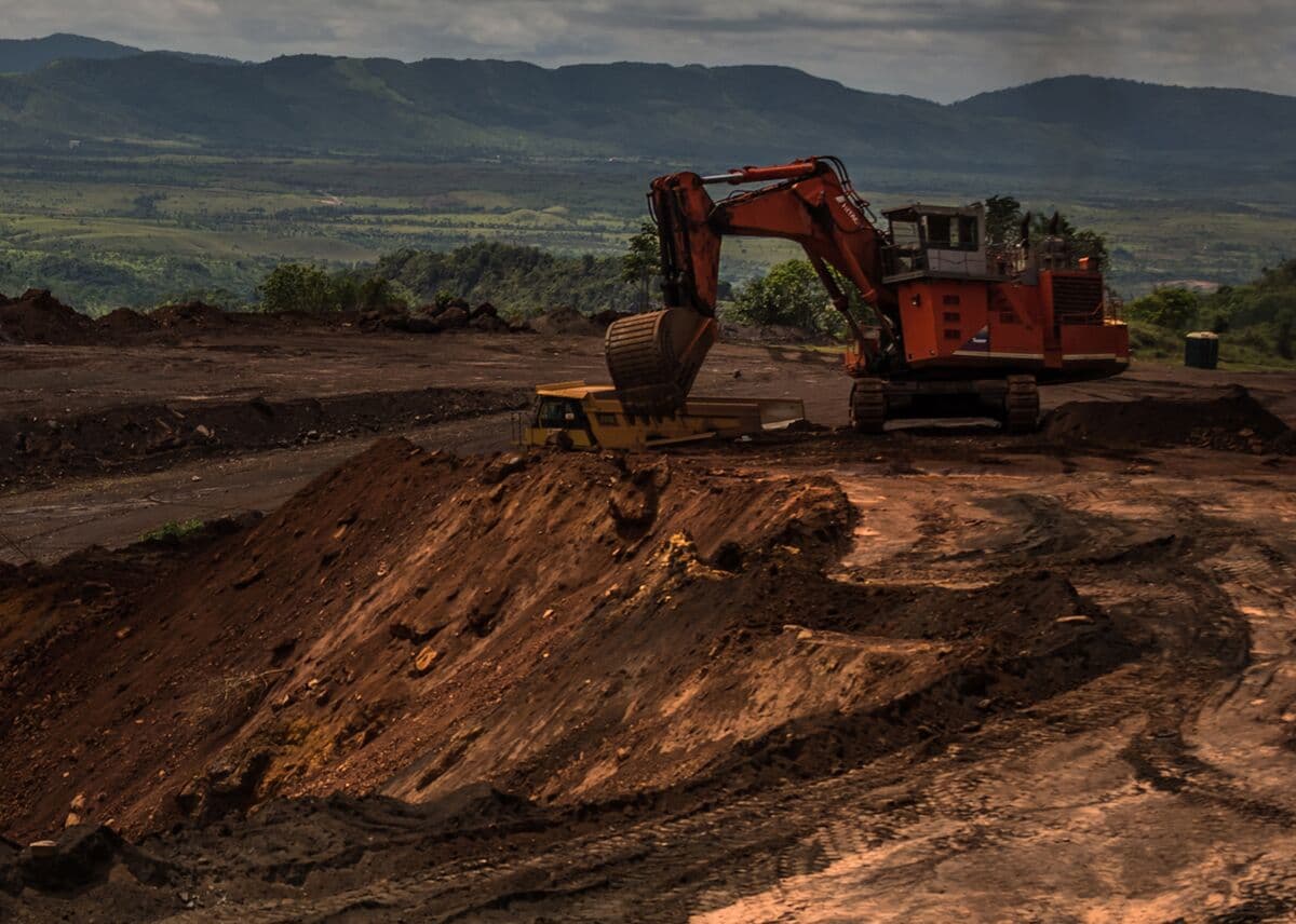 Venezuela Increases Military Presence in Gold Mining Region Amid Investment Plans