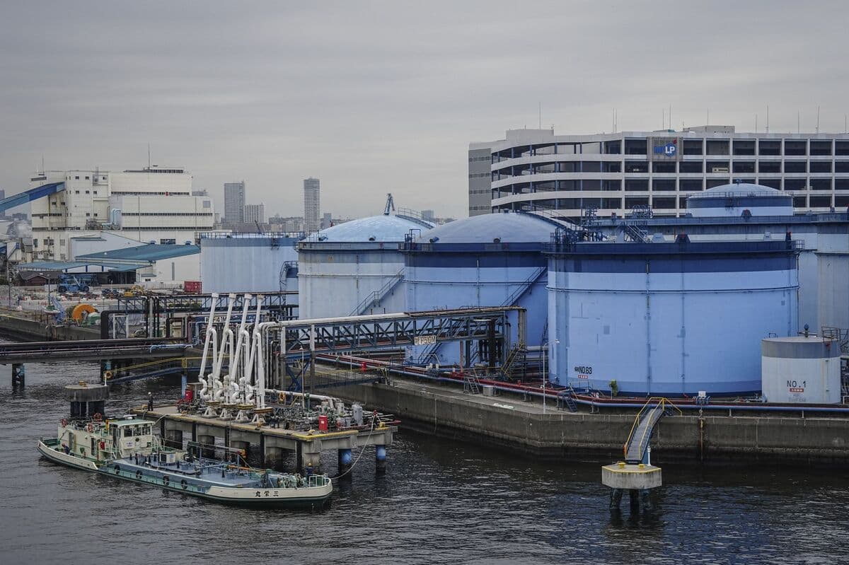 Japan Says Not Considering Unilateral Talks With Iran on Hormuz