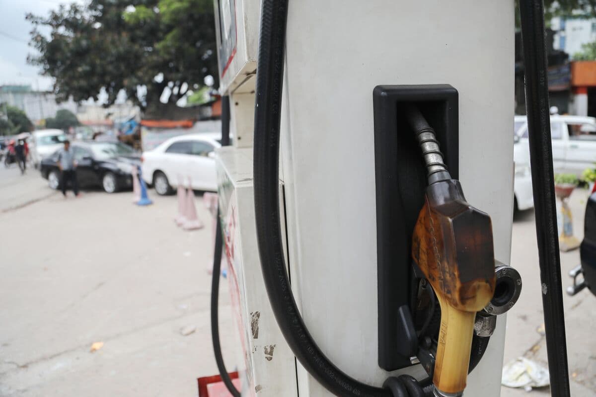 Bangladesh Readies Cuts to Cope With Energy Supply Disruption