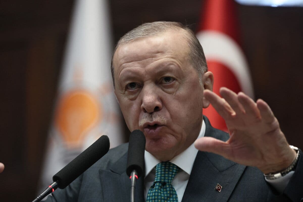 Challenges Facing Turkey's Opposition in Overcoming Erdogan's Leadership