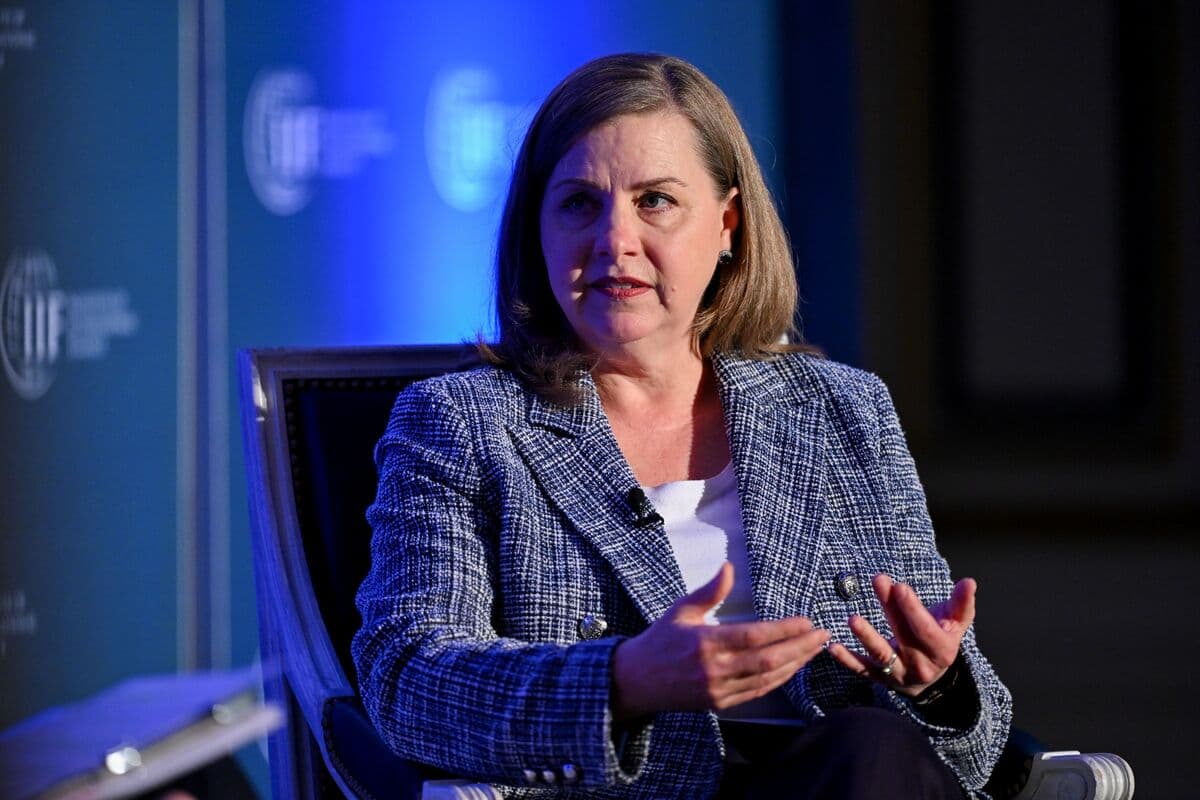Fed’s Bowman Says Consumer Fraud Poses Risks to Financial System