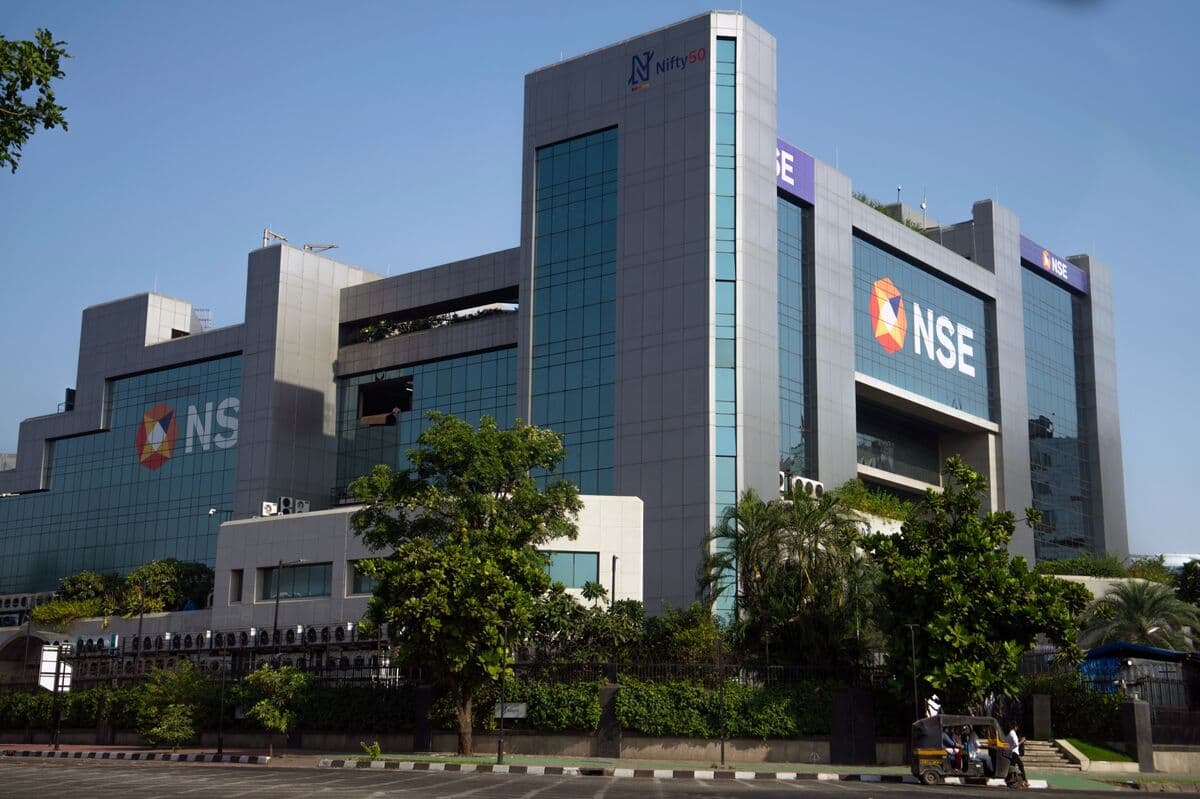 Paras Healthcare Is Said to Revive Up to $200 Million India IPO