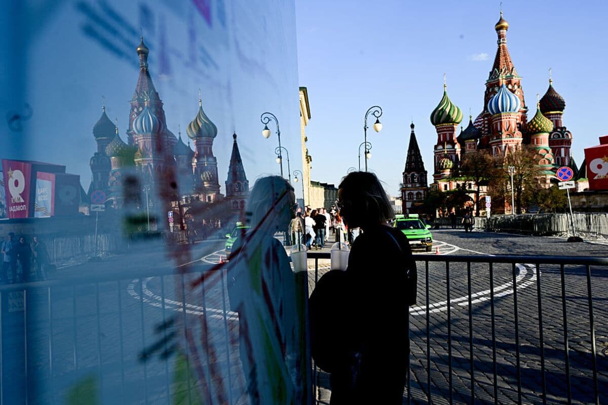 Russian Political Party Criticizes Machismo in New Women's Manifesto