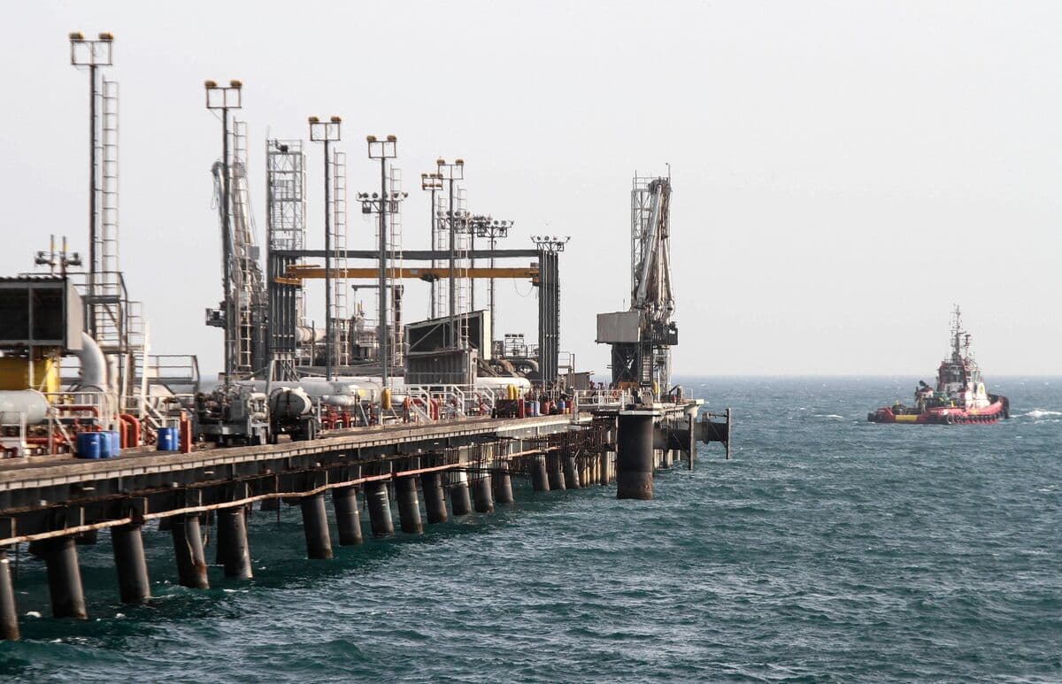 US Sanctions Iranian Exchanges, China Terminal on Oil Purchases