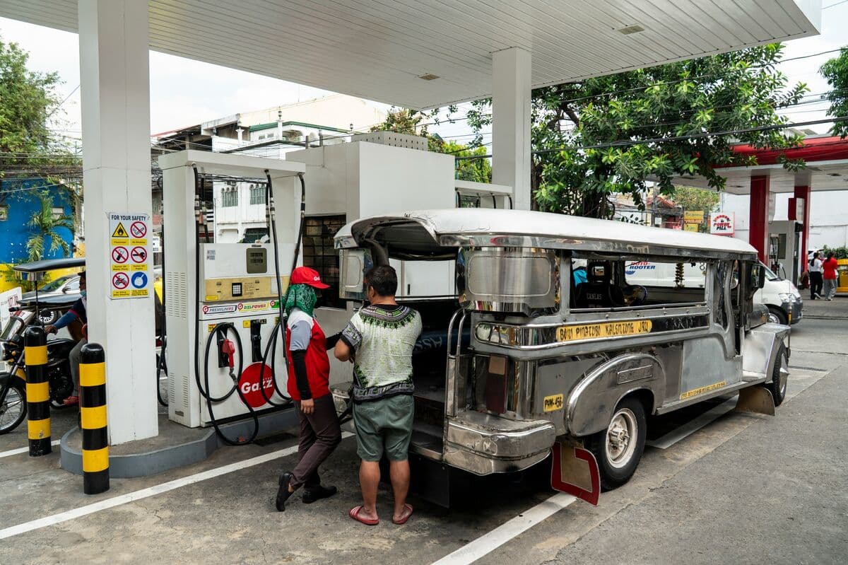 Philippine Inflation Declines in May Due to Fuel Price Reductions