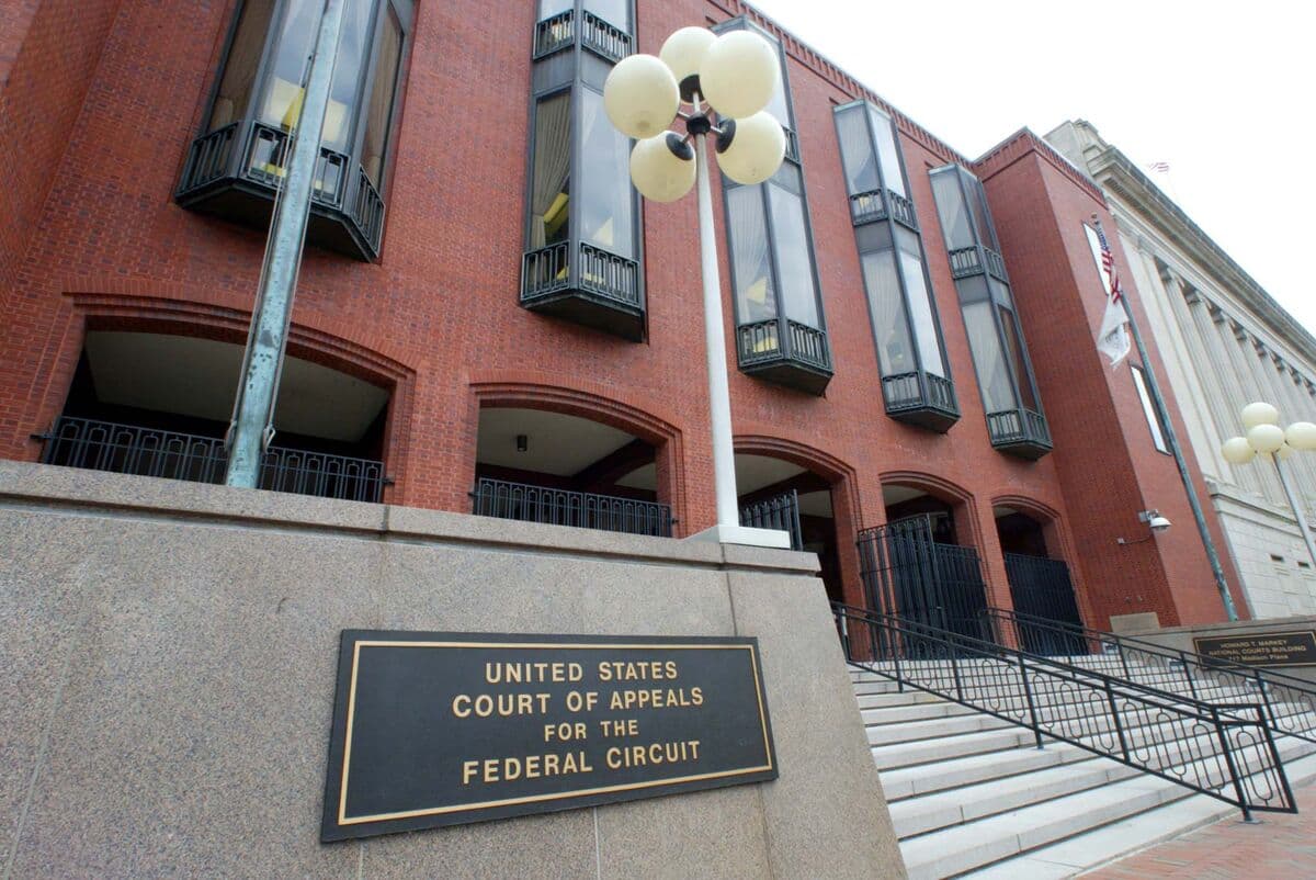 Federal Appeals Court Halts Order for Customs Official to Testify on Tariff Refunds