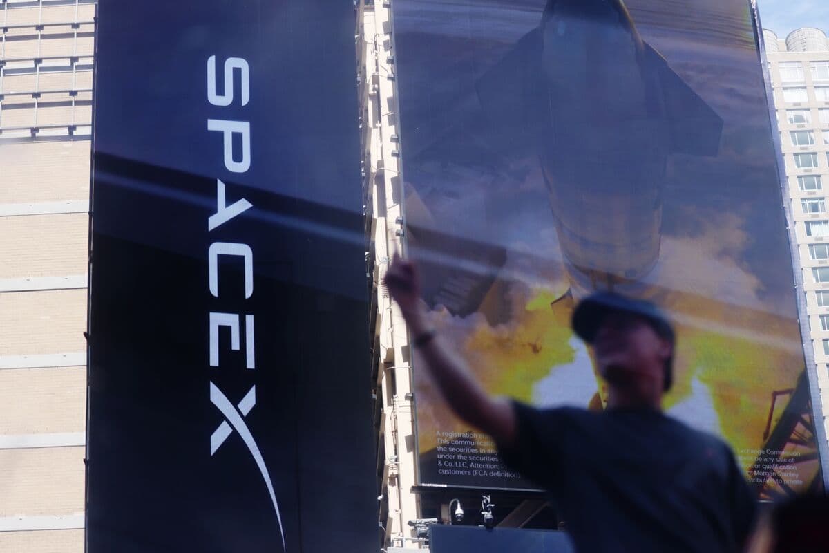 Trading Begins for SpaceX Credit Derivatives Following Bond Sale
