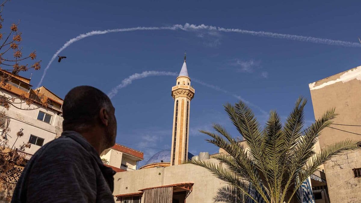 Trump Says Iran 'Wants to Make a Deal' As Costs Rise